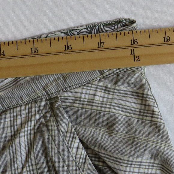 Quicksilver* Men's 1.5" Belt‎ Loop Multipocketed Plaid Bermuda Shorts~ Size 36 - Picture 5 of 14